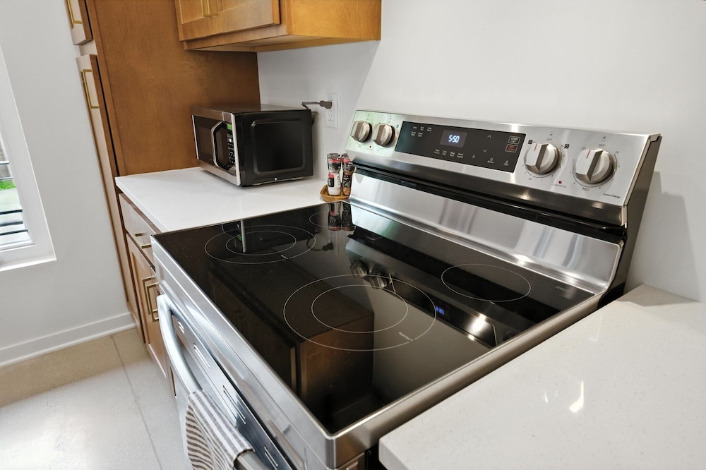 500 House - Unit D 2 Bedroom Townhouse