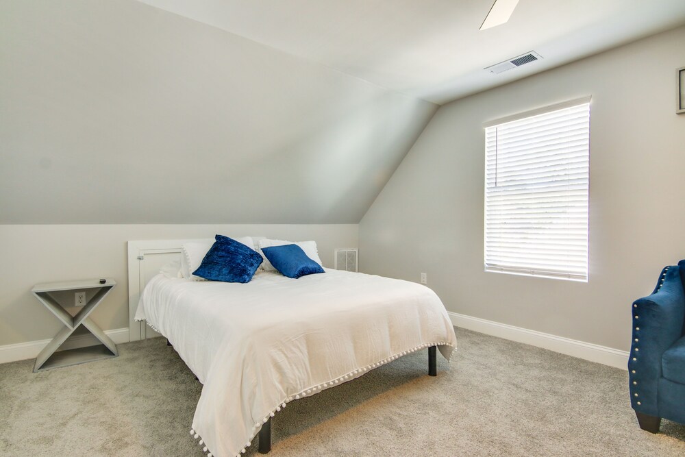 Updated Home - Walk to Salisbury University! view 4