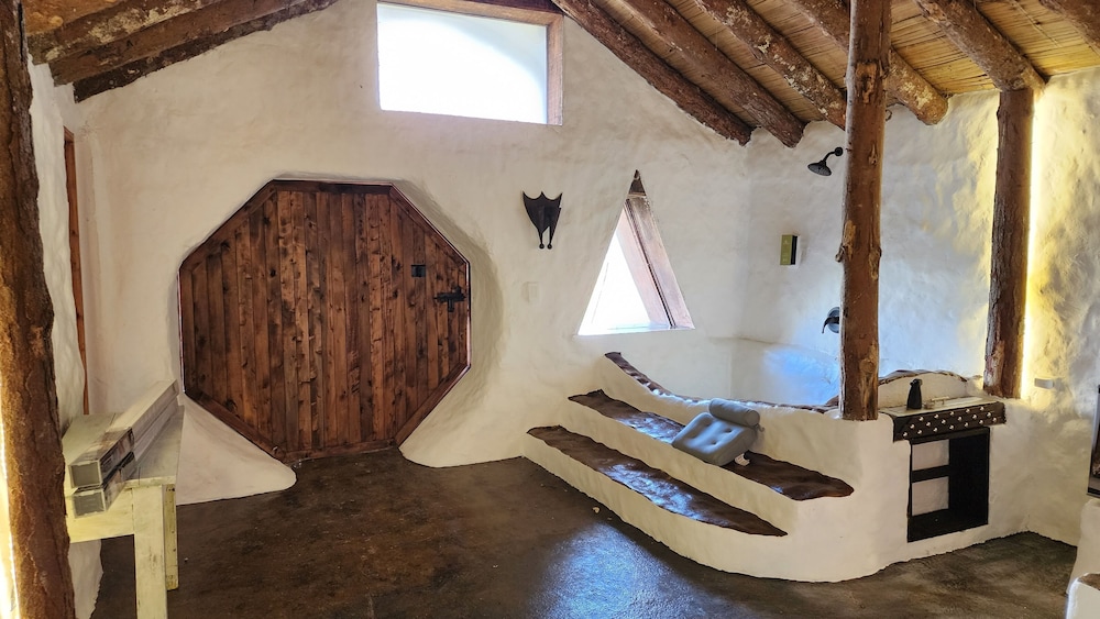 HOBBIT HOTEL