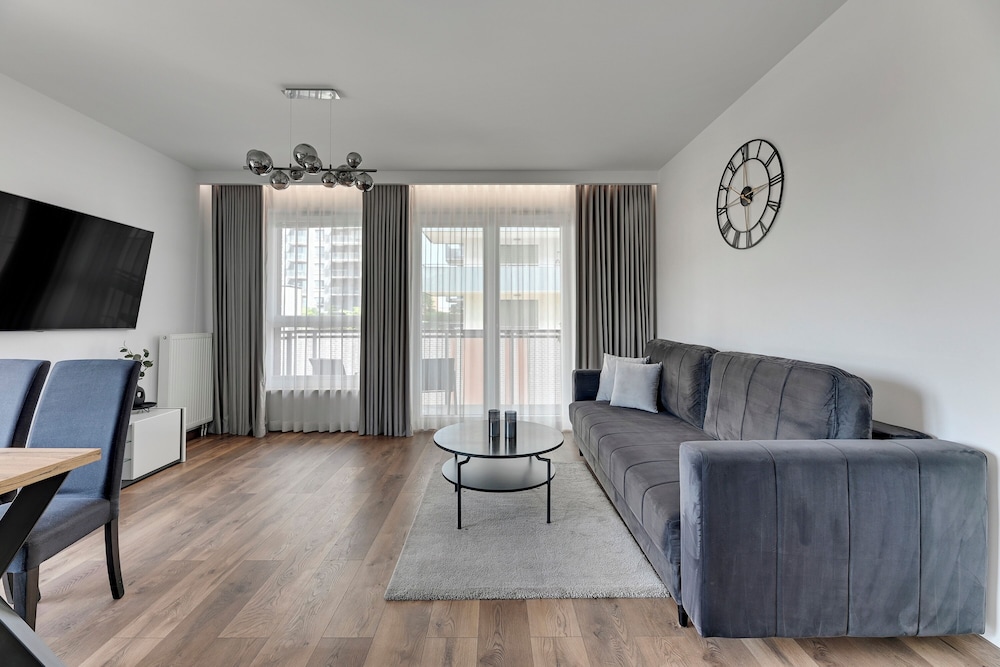 Bastion Wałowa City Center & Parking by Downtown Apartments