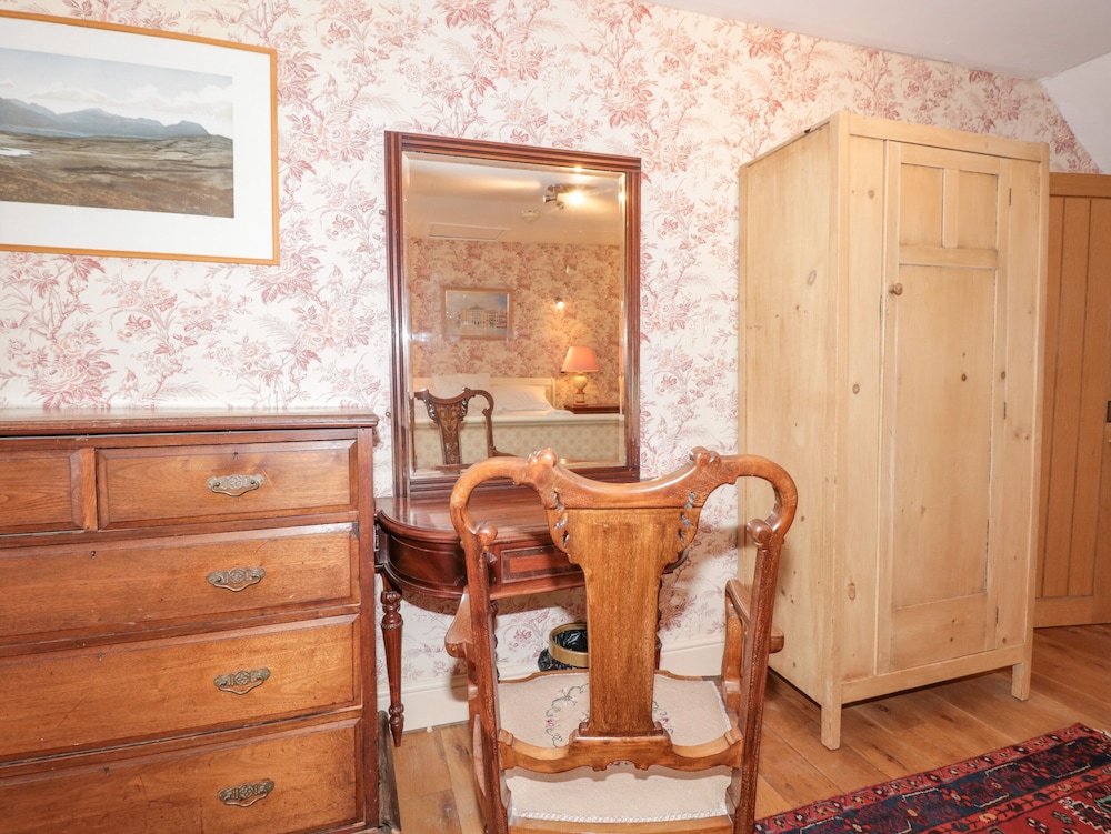 Manor Farmhouse