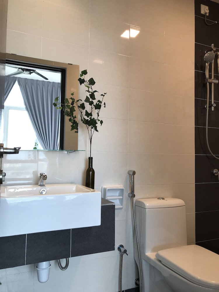Boulevard Service Apartment KL by Airhost