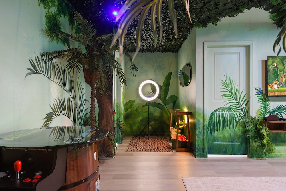 Luxury Stay: Pool, Games, Themed Rooms