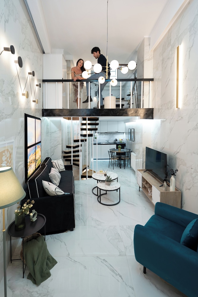 Koukaki Golden Lofts