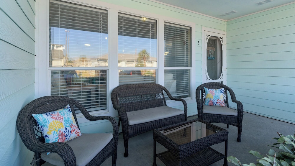 Beachside Stay w/ Pool & Beach Access + Free Attraction Tickets!