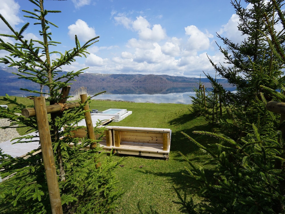 Sansui Lakeside Villa