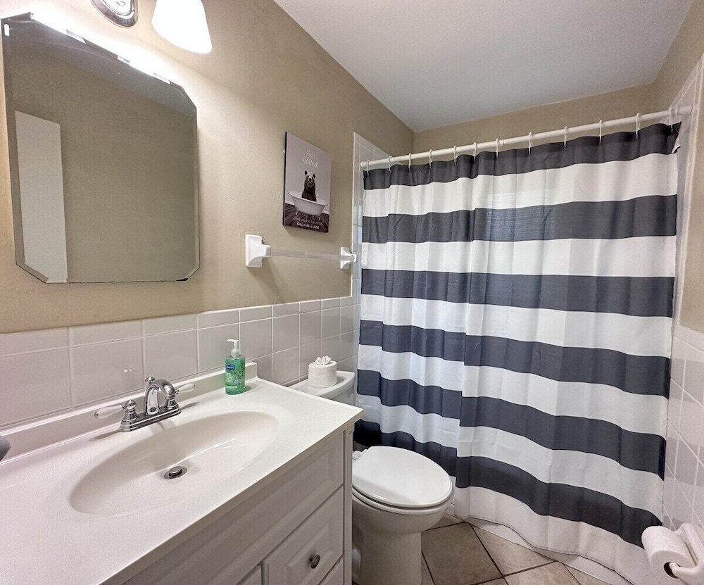 Charming Room Rentals in Southern Lakeland: Central & Cozy