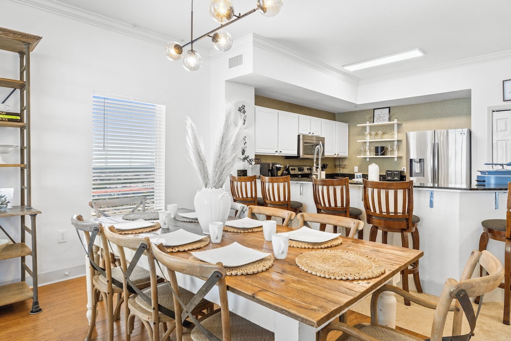Tidewater by Book That Condo