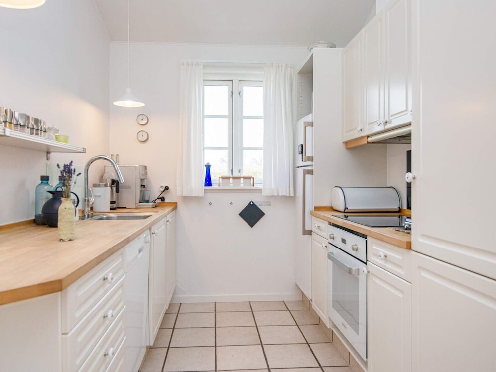 6 Person Holiday Home in Aabenraa view 4