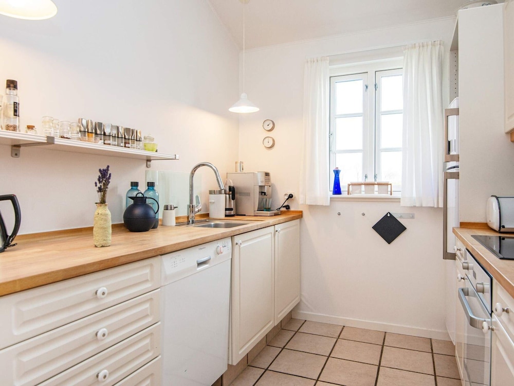 6 Person Holiday Home in Aabenraa view 3