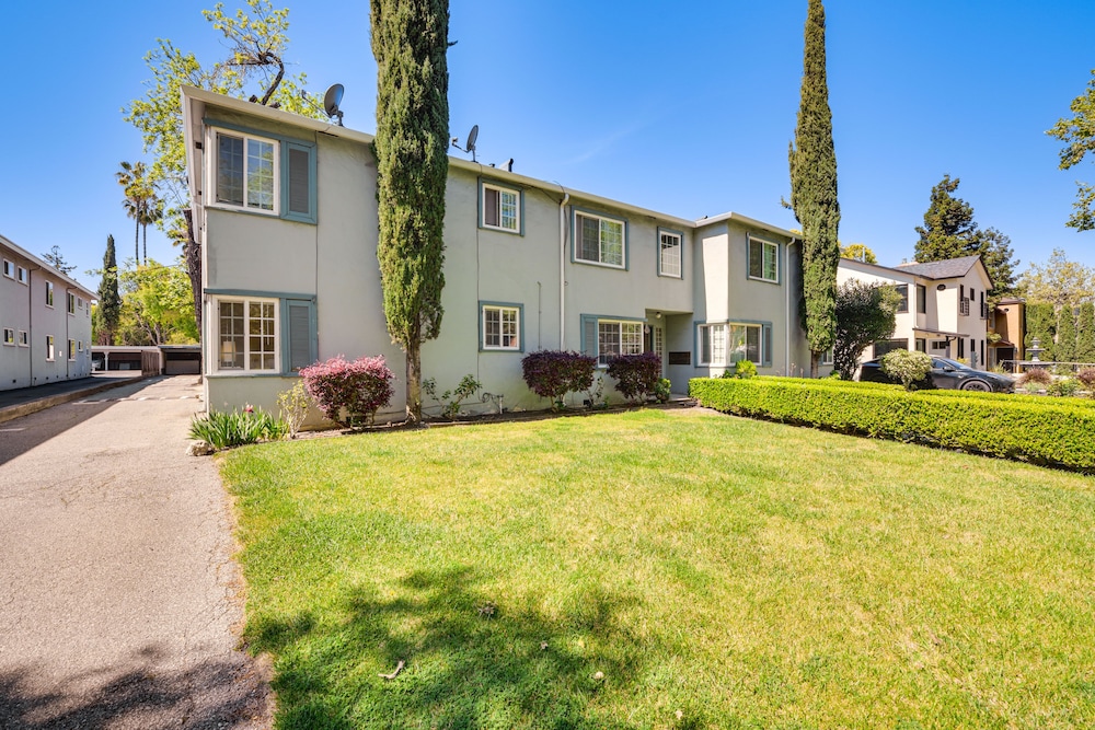 Centrally Located San Jose Condo: 2 Mi to Downtown view 2