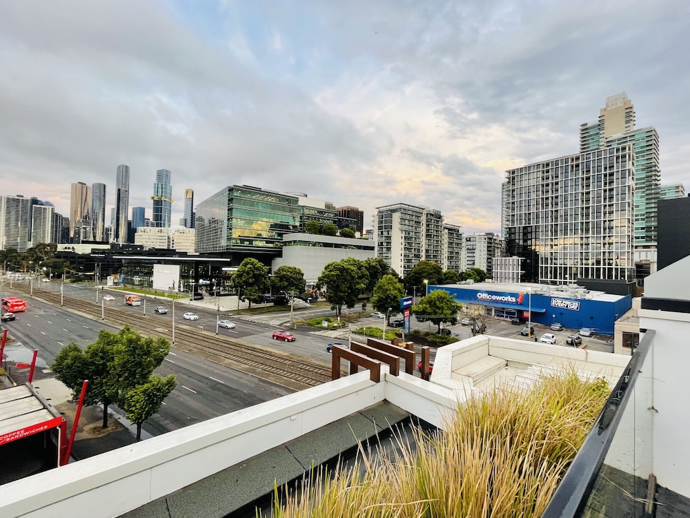 Mega Style Apartments Fitzpatrick view 4