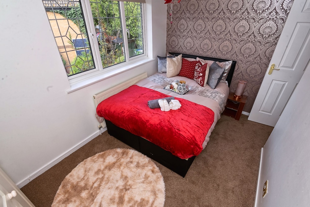25 Mins to CL! London Amazing 2bedhome Sleeps 1-5