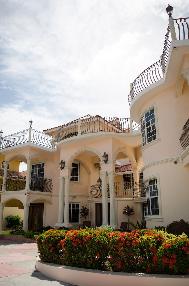 Colors Hideaway Estate