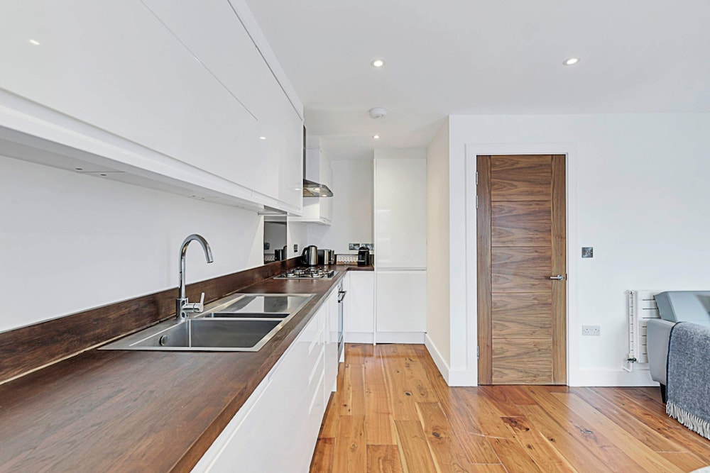 Chiswick Charm: 1 Bed Gem