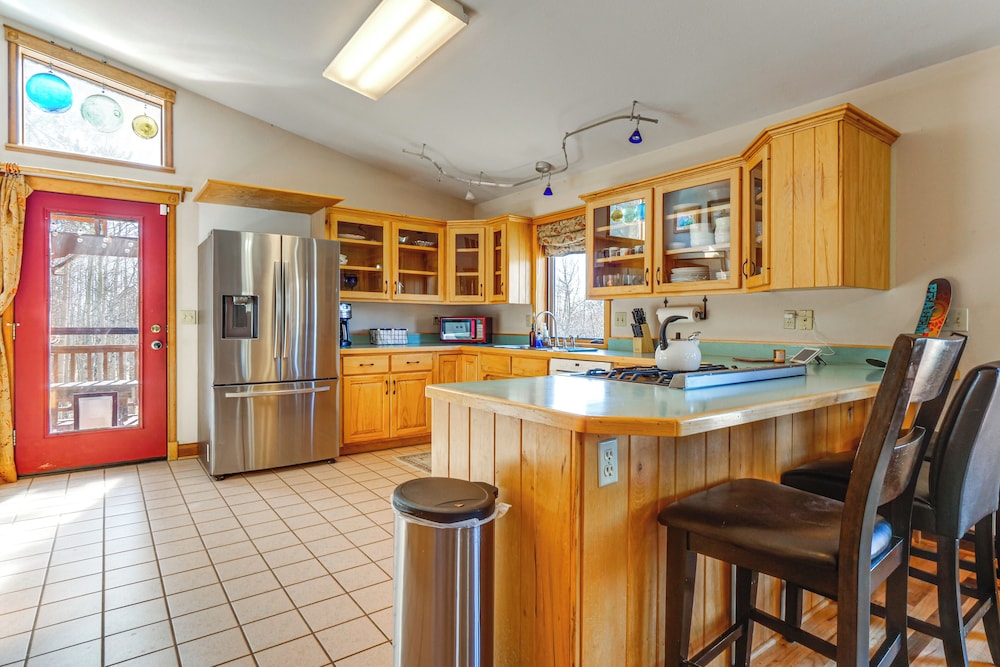 Mtn-view Getaway w/ On-site Trails in Fairplay!