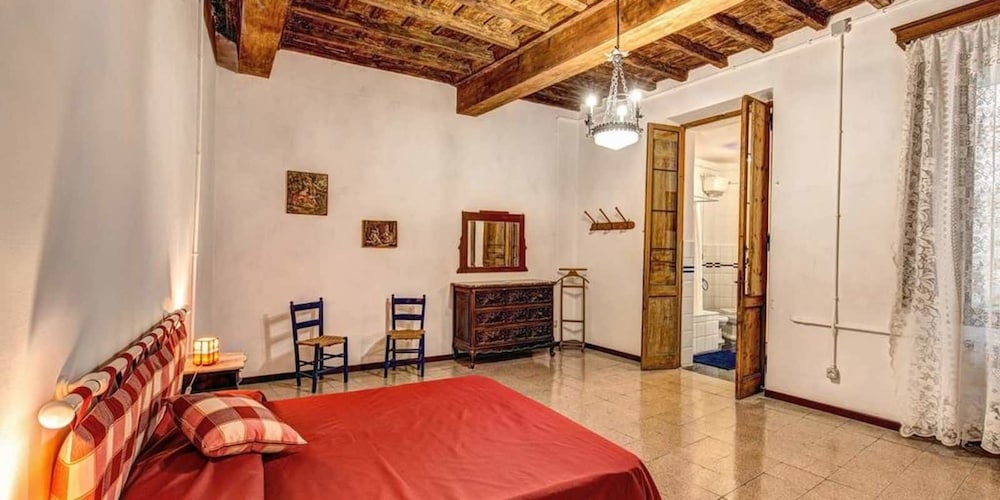 Campo de Fiori 3 bedroom apartment