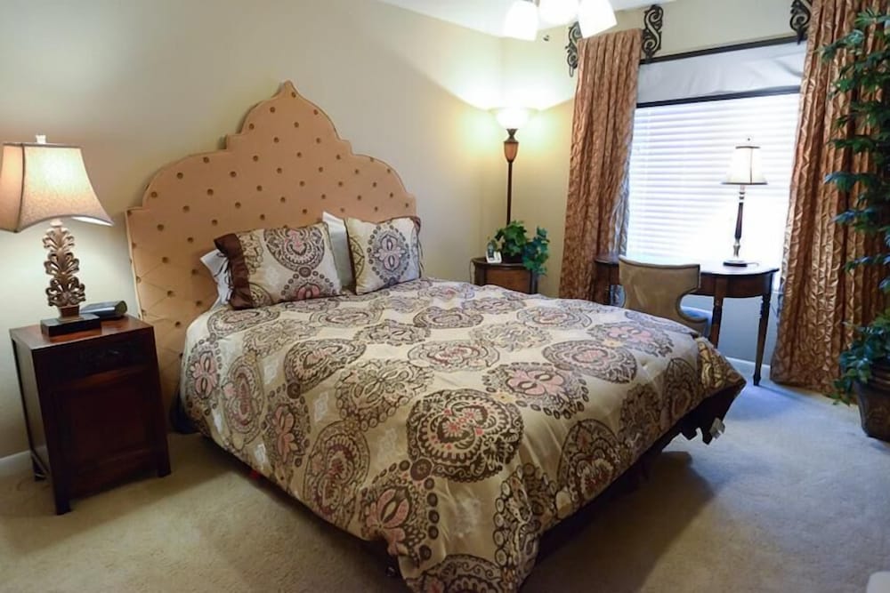 Traditional Touch By Signature Vacation Rentals