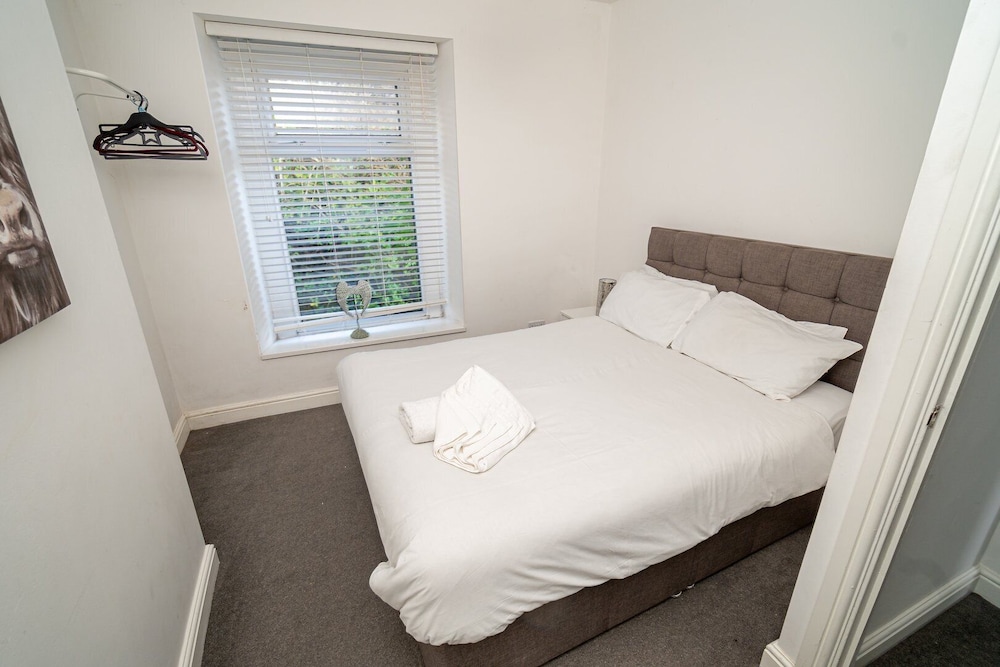 Cosy 3-bed House Walk to Swansea Stadium