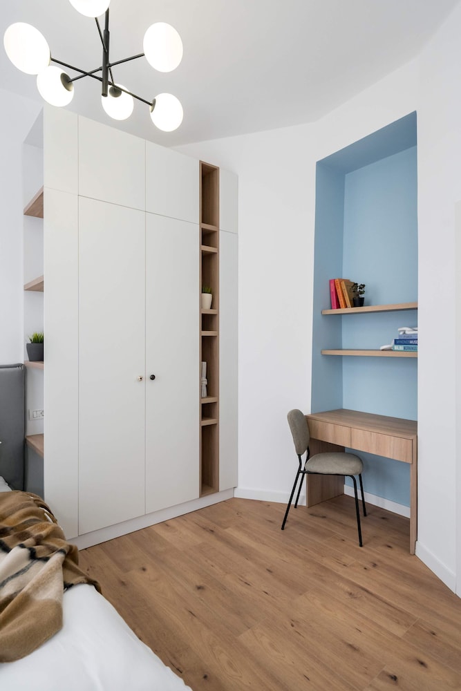 Contemporary Aparthotel 2-BR Flats Near Old Town, Quiet & Serene