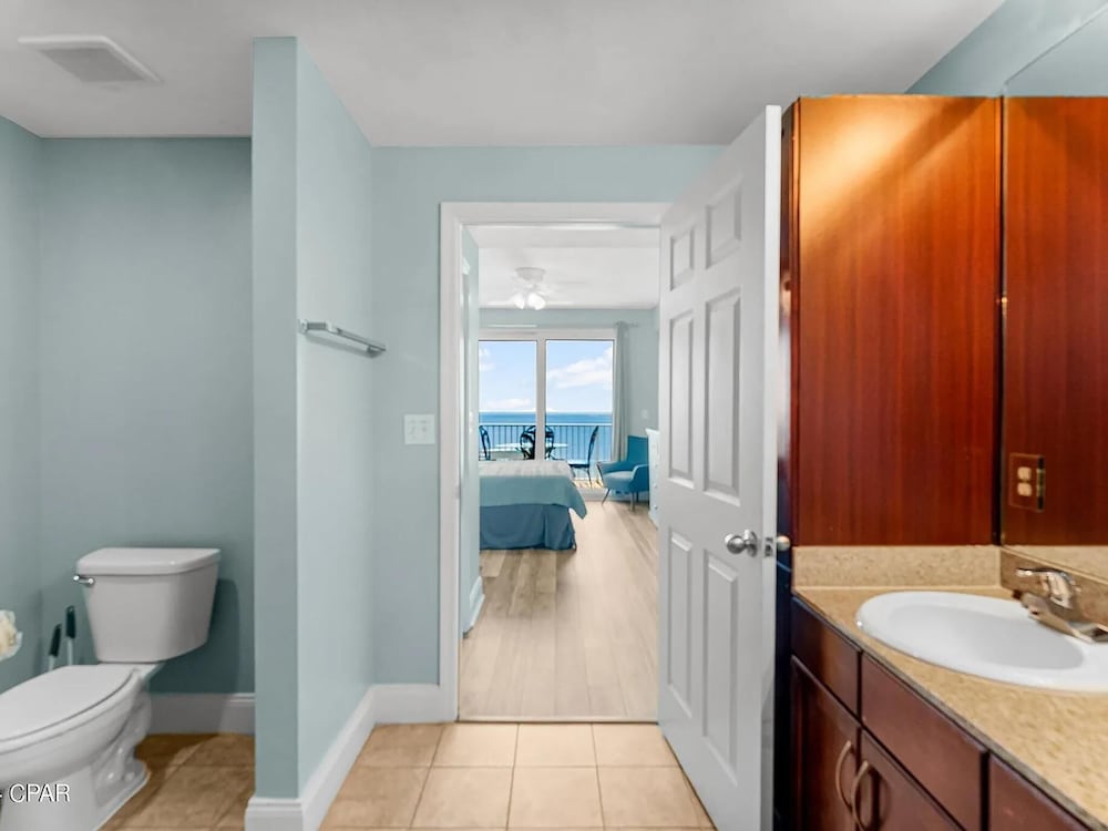 Laketown Wharf 1523