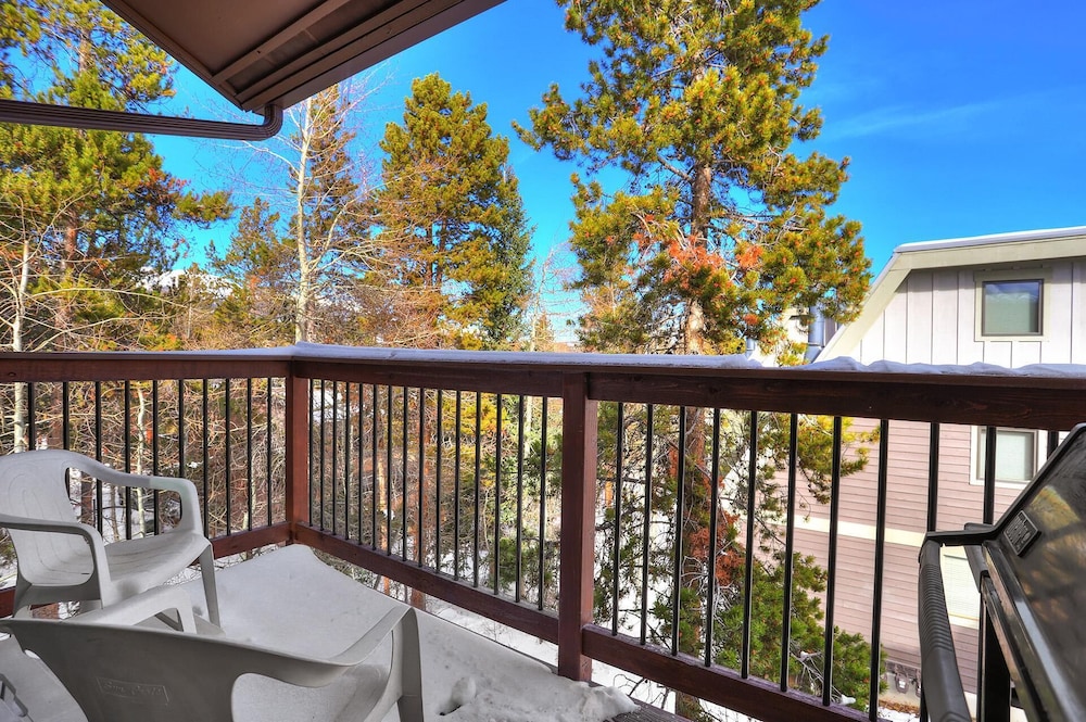 Lances West 13 1 Bedroom Condo by RedAwning view 4