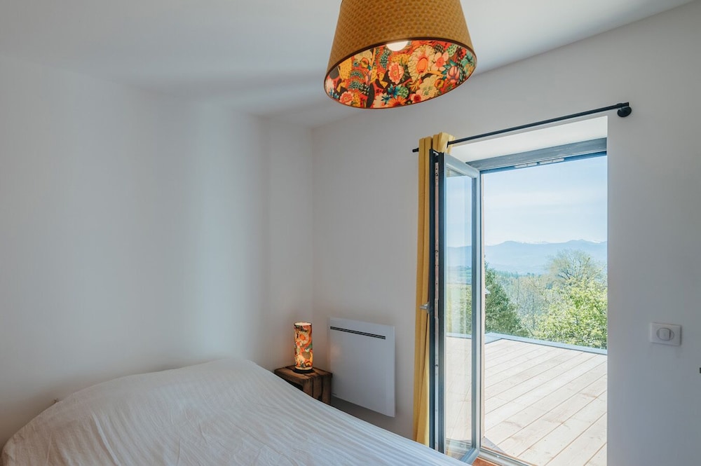 La Petite Maison Basse Corréo view 2