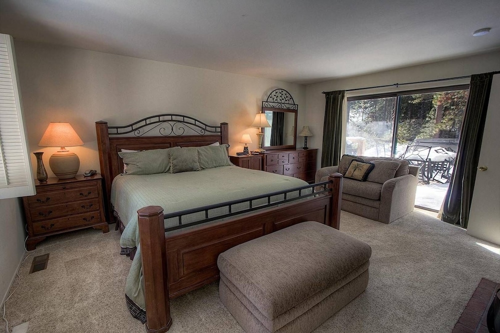 Blue Laulea 2 Bedroom Home by RedAwning view 3