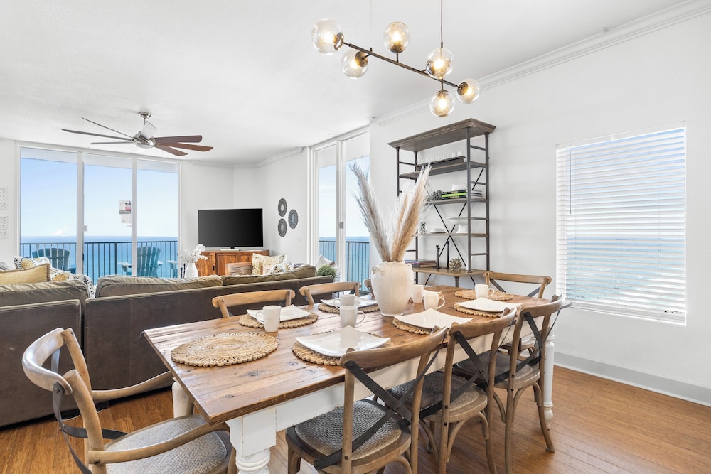 Tidewater by Book That Condo