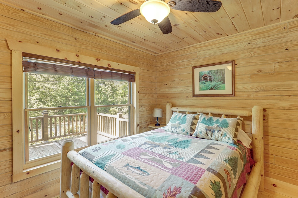 Explore Linville Falls: Cabin w/ Game Room + Deck!