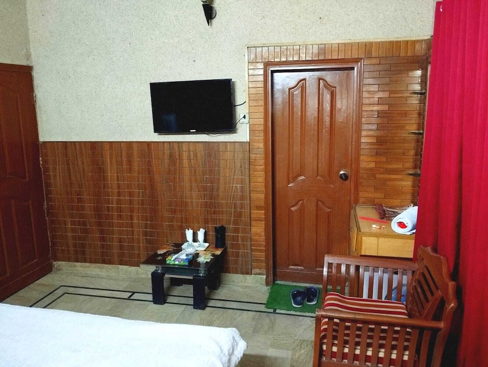 Karachi Motel view 4