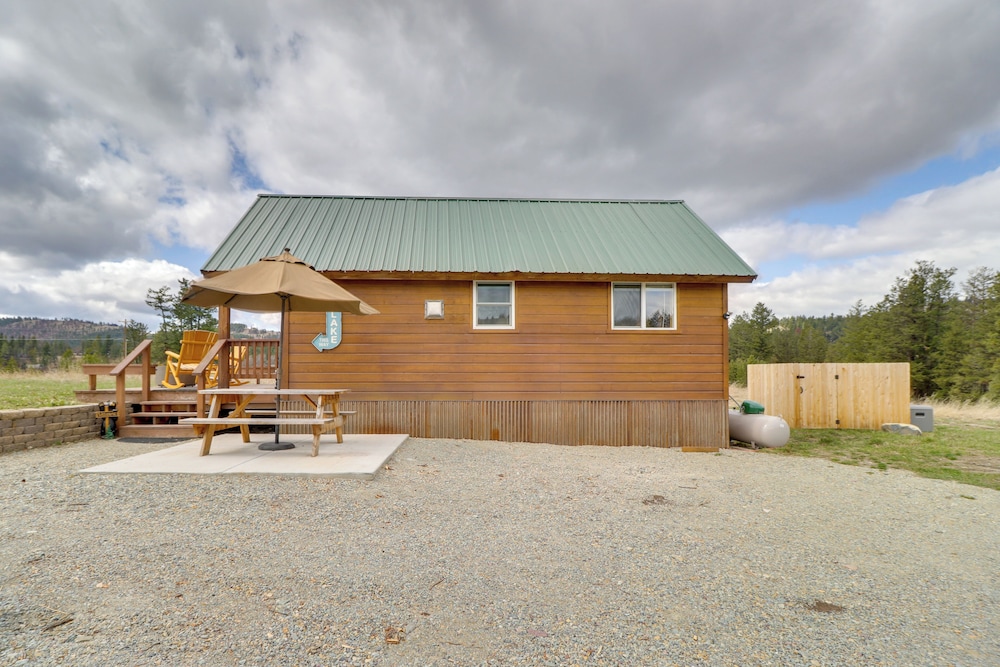 Lake Access, Fire Pit: Glacier Country Getaway!