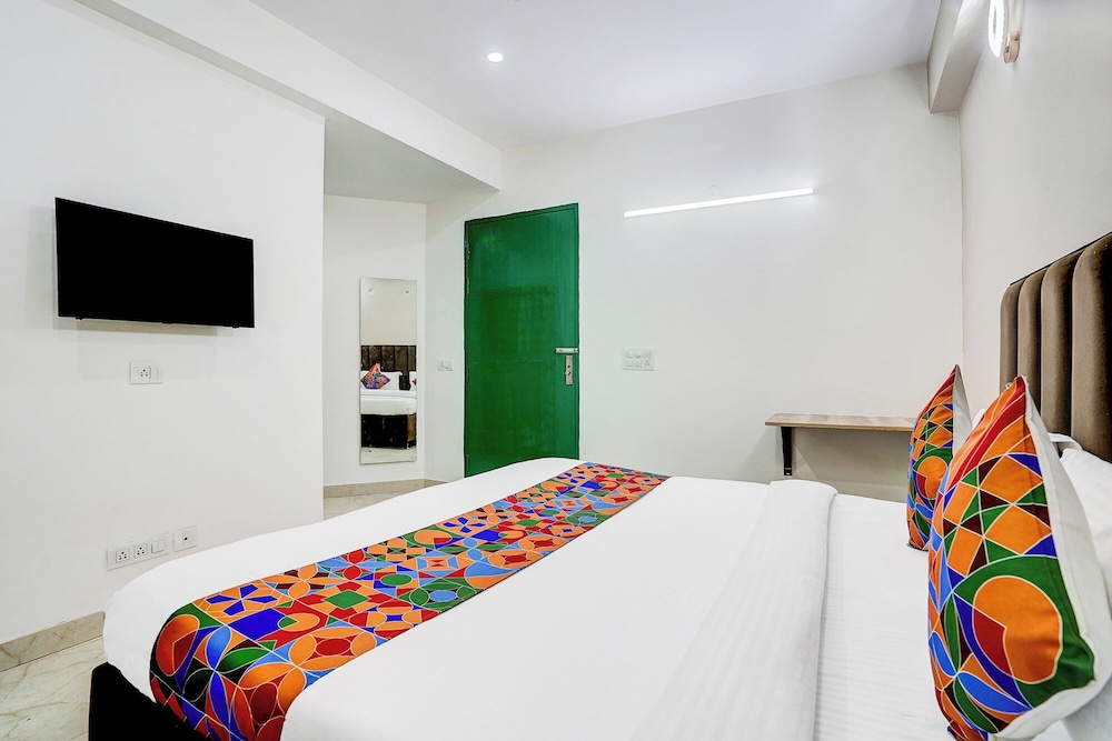 Fabhotel Cyberhub Suits