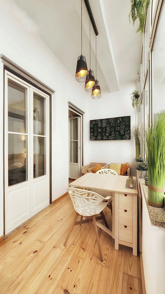 Frs002 Floresold Town: Elegant Studio W/ Patio
