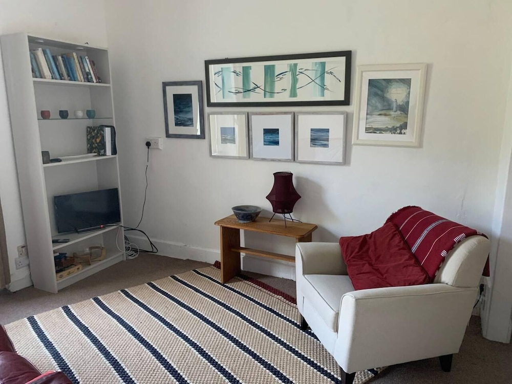 Cedarbank's - The Little Art House - dog Friendly view 5