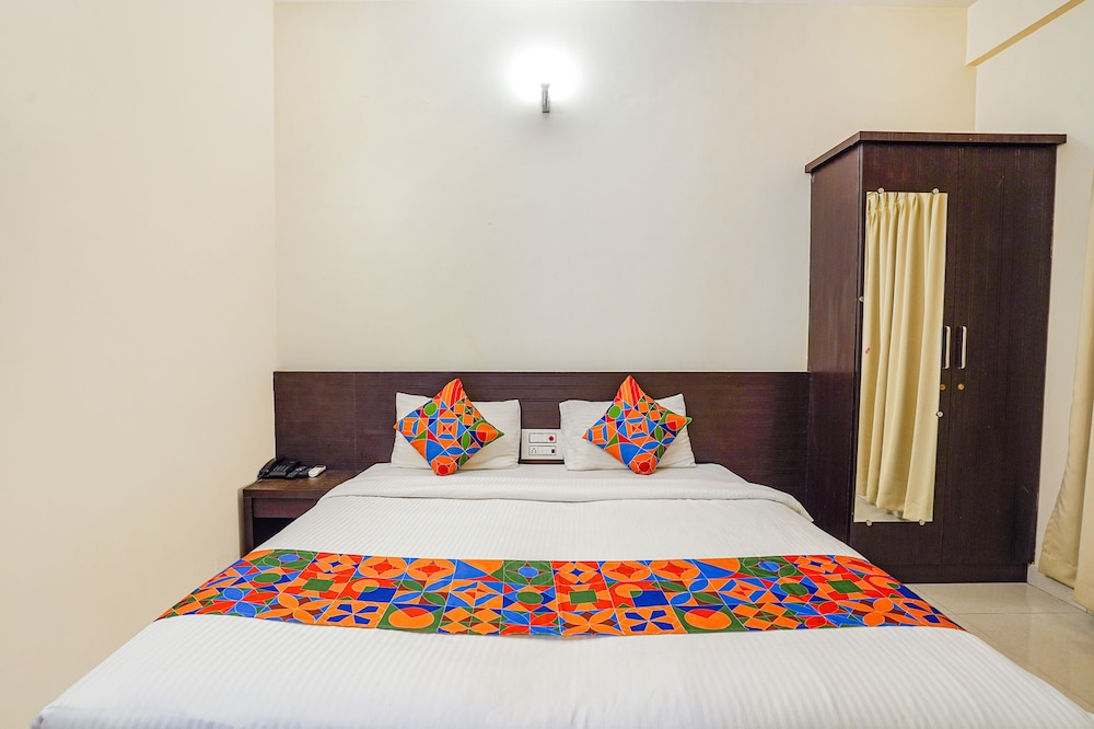 Fabhotel Willow Tree