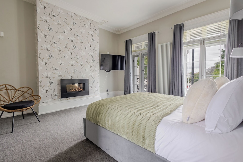 Stylish 5BD Townhouse in Leamington Spa
