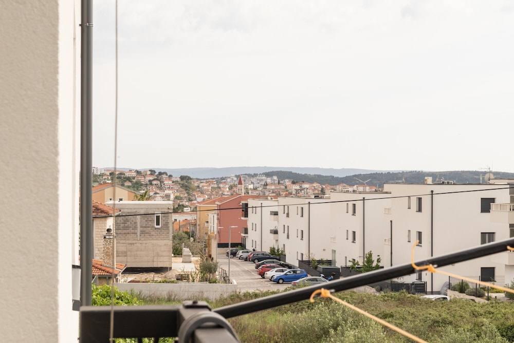Modern Apartment Domina, With Balcony and Parking view 4