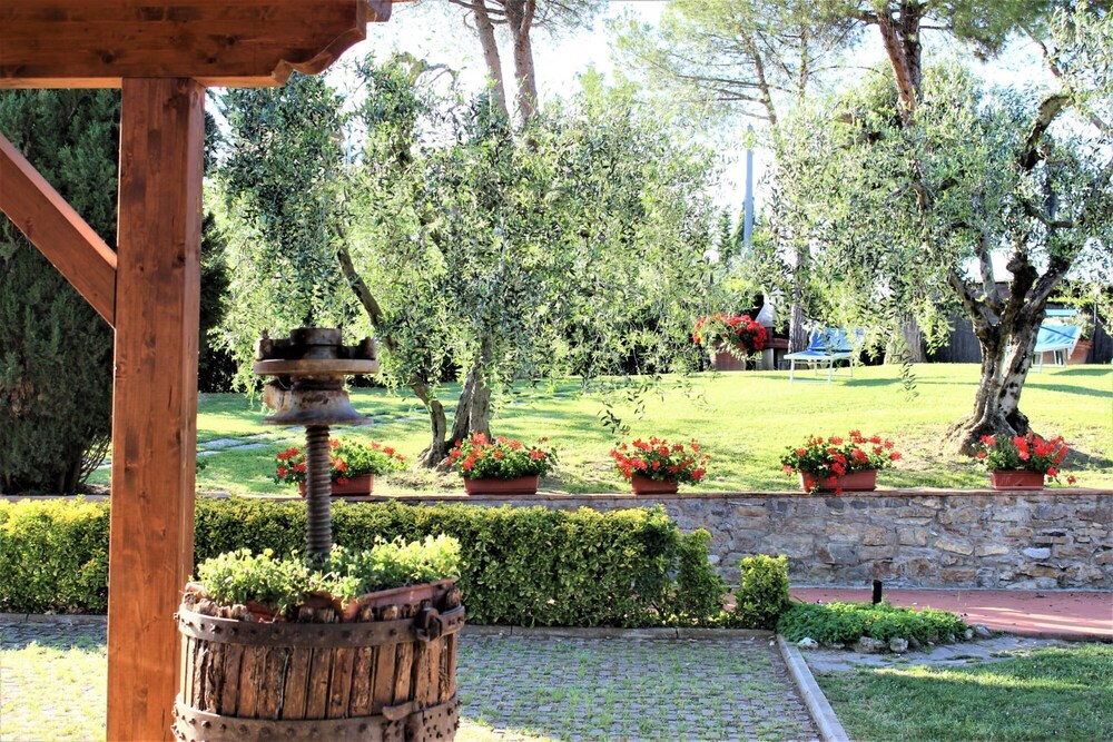 Photo 6