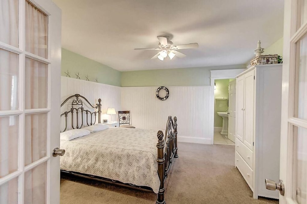 26 42nd Avenue view 3