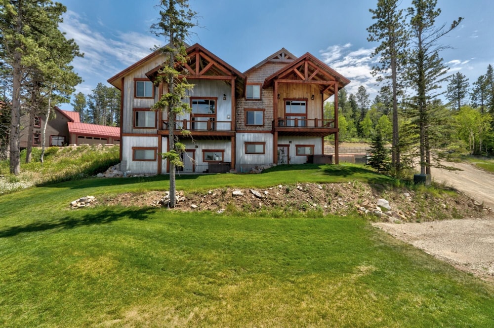 4BR Little Hope Chalet at Terry Peak With Hot Tub view 4