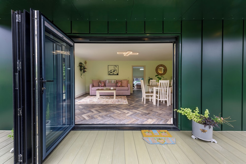 Secret Waterside Lodges in Worcestershire