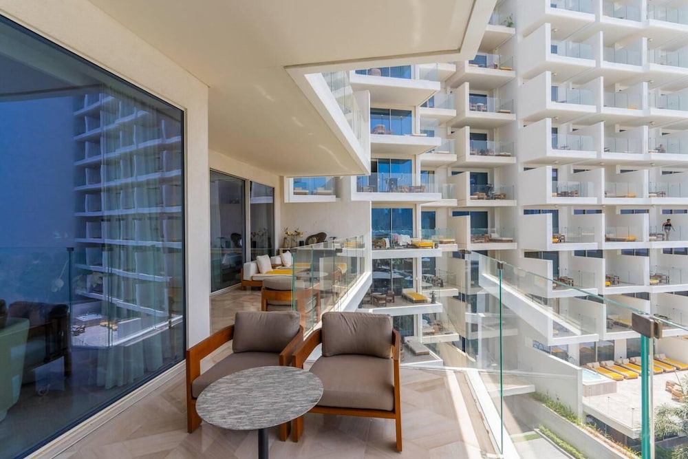Five Palm Jumeirah Luxurious 2bdr Stunning Views