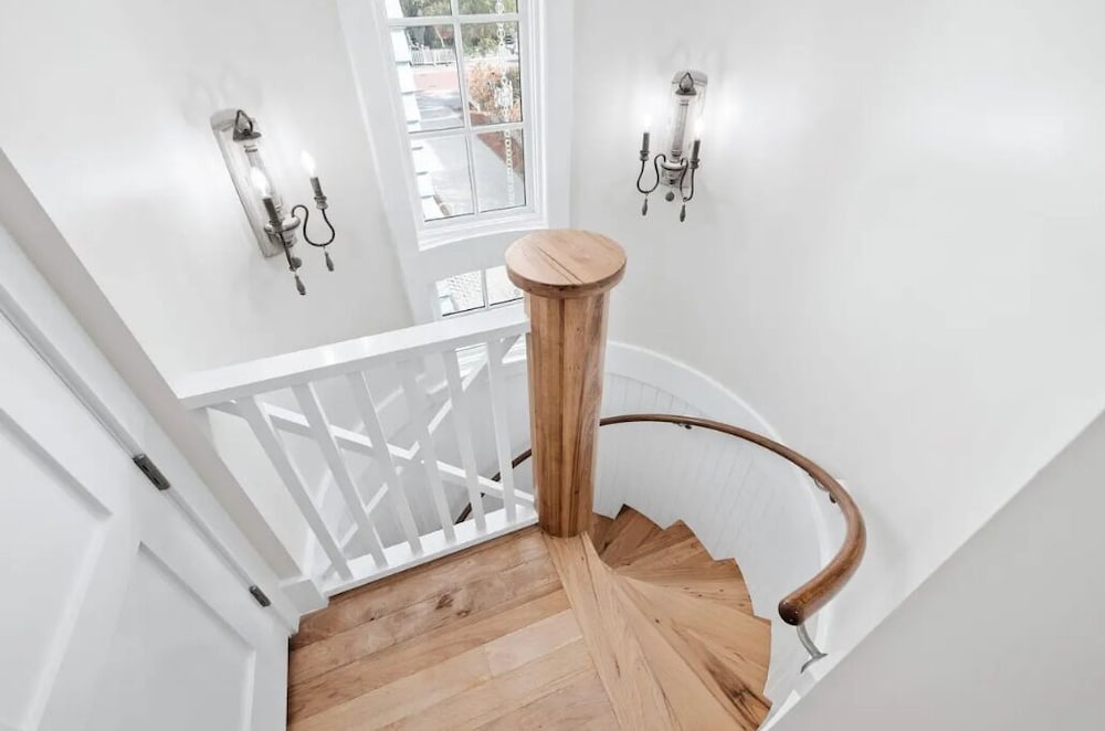 Sea La Vie Seaside Carriage House