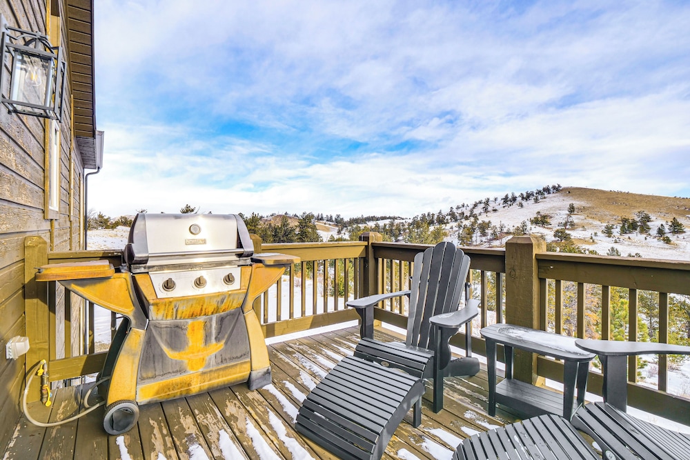 Mountain & Valley Views: Fairplay Family Home!