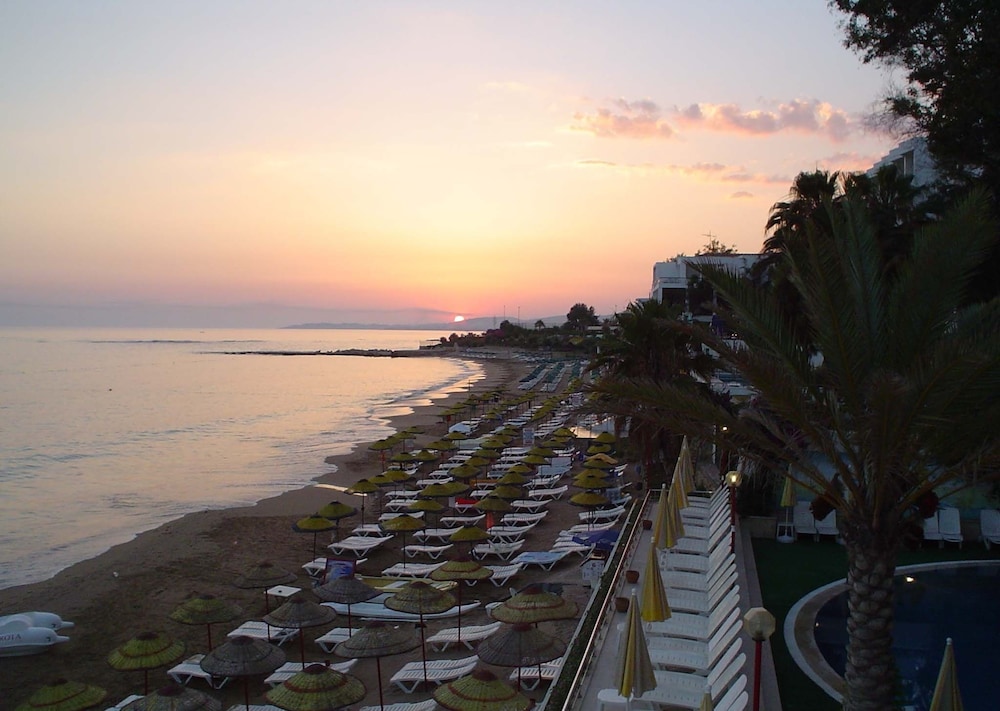 Rubi Hotel