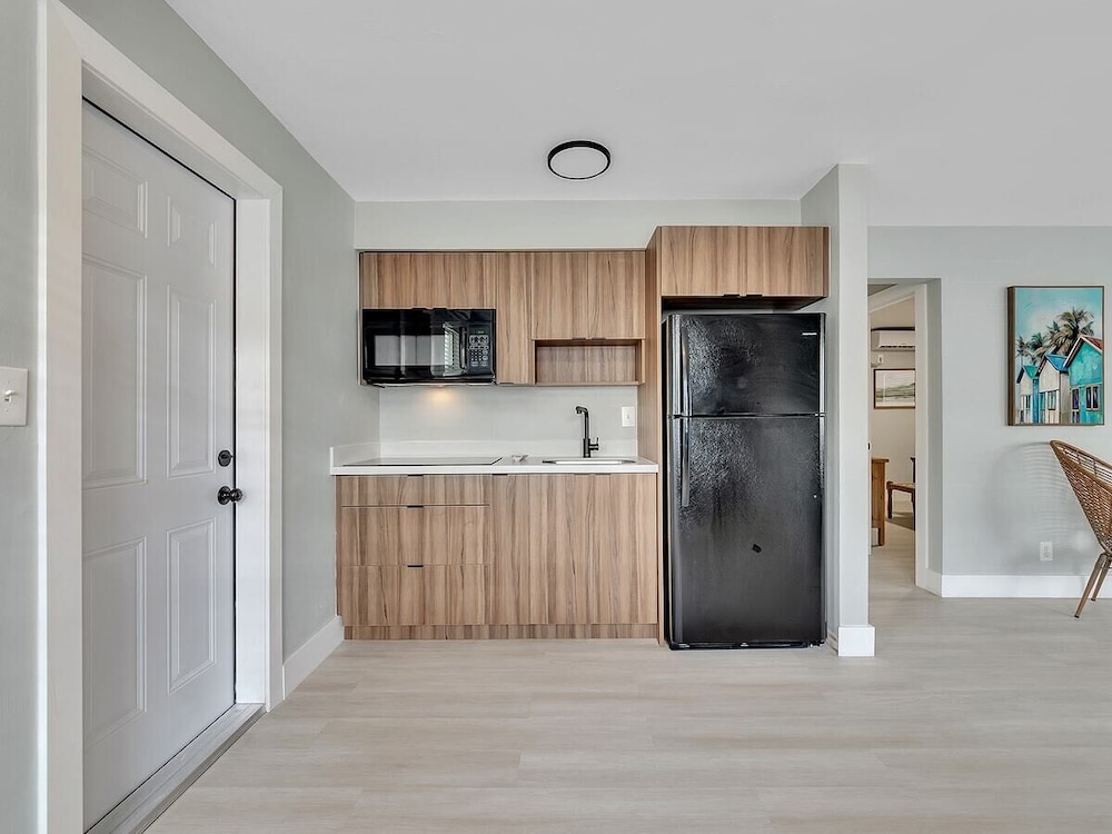 Cozy 1BR Seaside, Steps to Hollywood Beach & More
