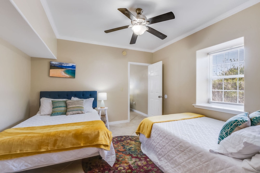 Sel De Vie 6 BR Sleeps 18 dog Friendly