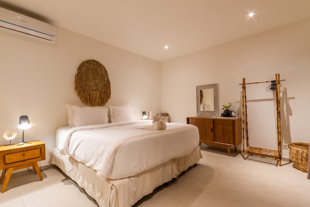 Villa Namu by Alfred in Bali - Family 5 BD Dream in Seminyak Oberoi Beach