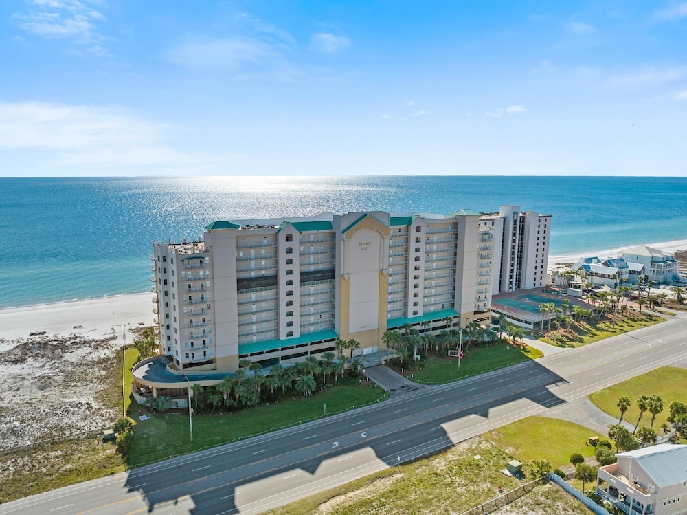 Regency Isle 710